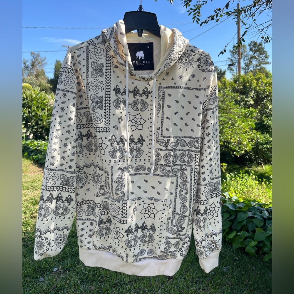 American Stitch Cream & Black bandana Patterned Men's Sweater size Medium